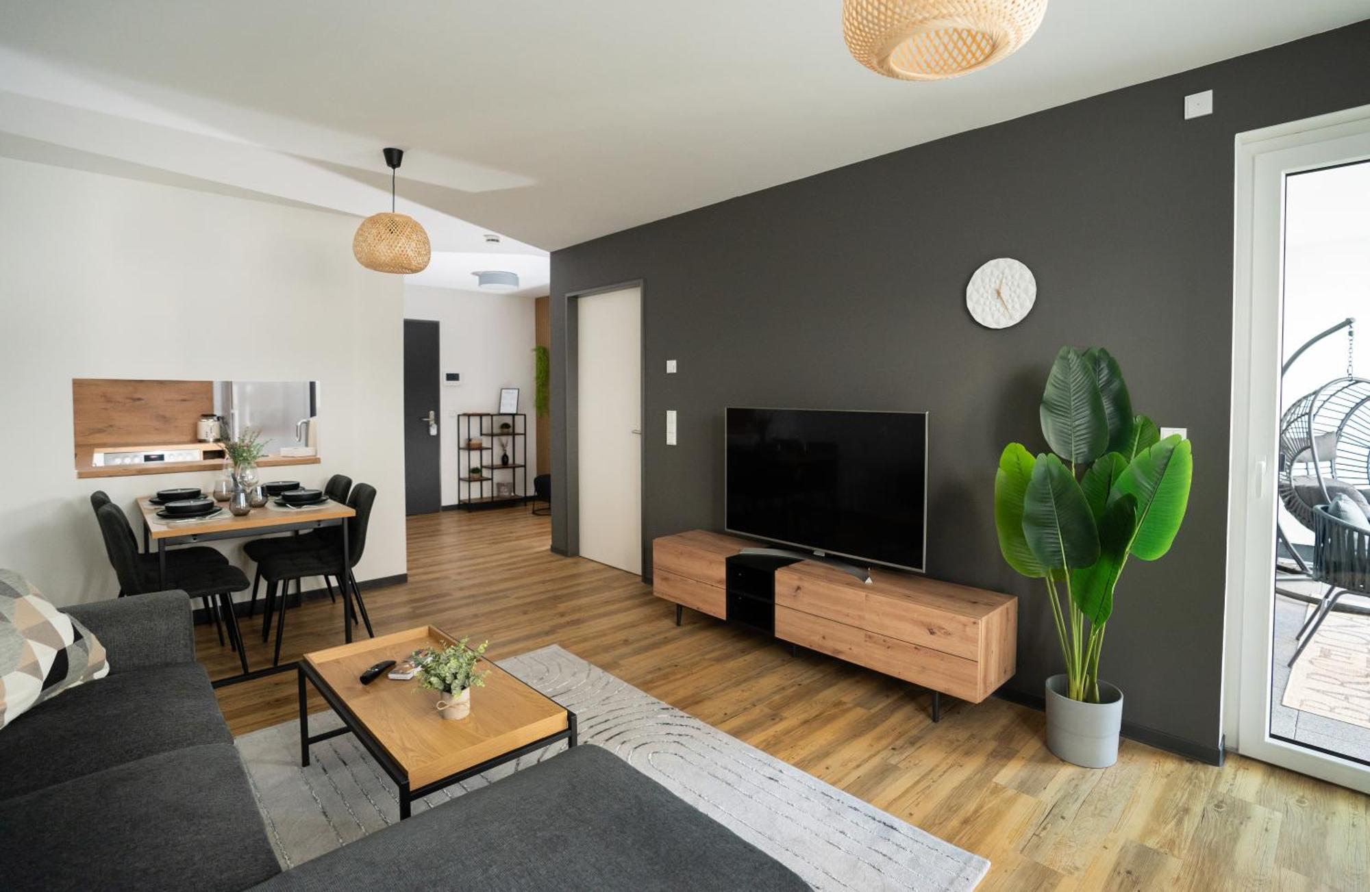 Reitz - Apartment I Zentrale Lage I Stellplatz I 55Qm I 2 Zimmer I Kueche I Bad I Terrasse Bad Hersfeld Kültér fotó